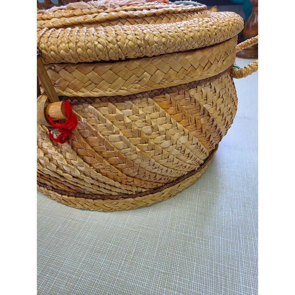 Vintage Woven Straw Sewing Basket Red Lining Raffia Floral Embroidery Round 9